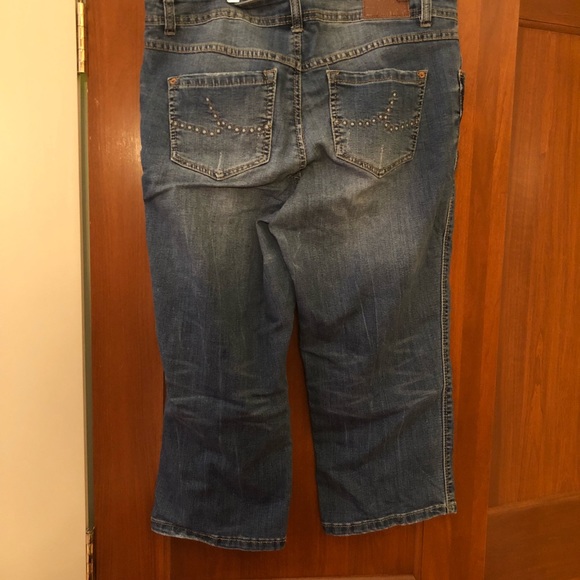INC cropped jeans - Picture 3 of 4
